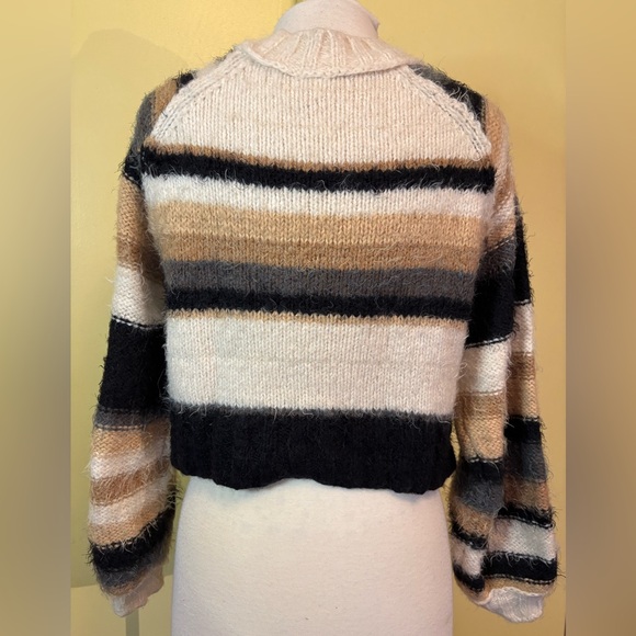 Free People Snowbird Cropped Sweater. Oversized - Picture 6 of 10